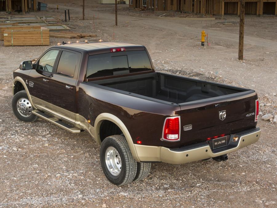  Dodge Ram 3500 Laramie Longhorn Crew Cab 2012 года  (фото 3 из 18)